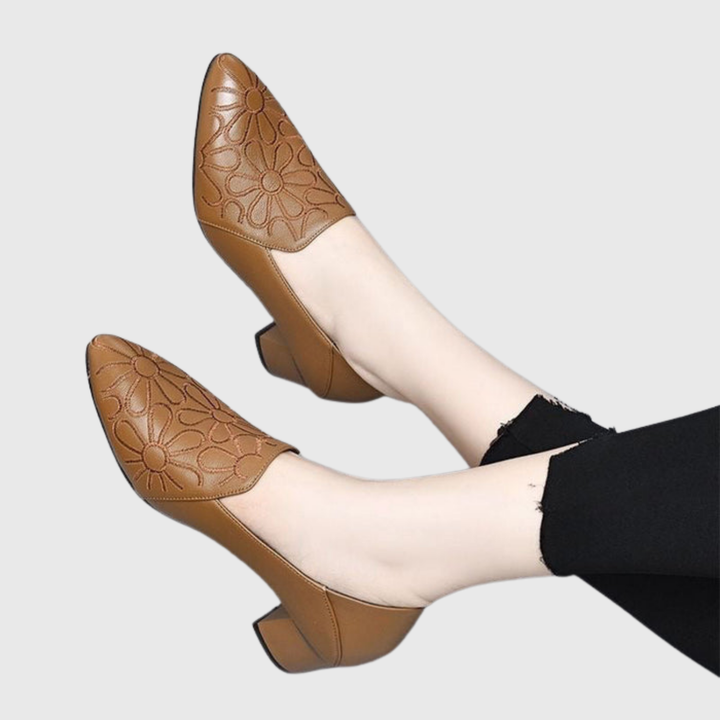 Heidi | Soft Leather Embroidered Pumps