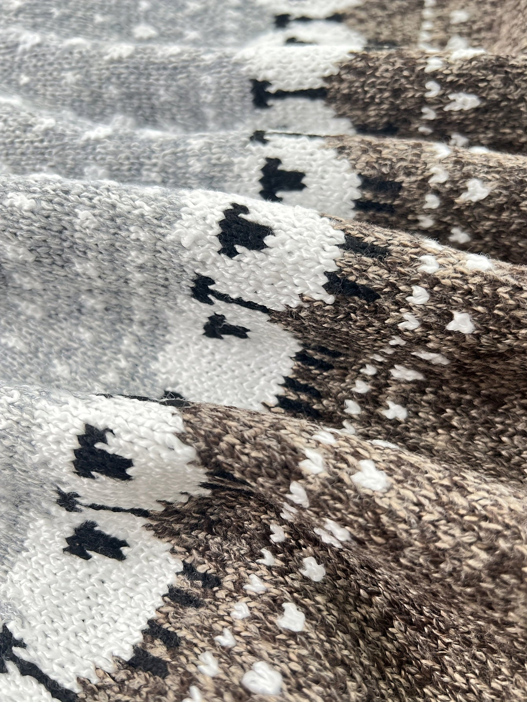 NORDIC™ | Stylish Winter Sweater Featuring Sheep Jacquard Design